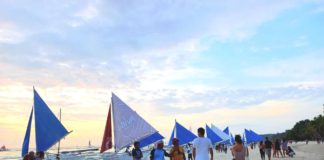 To revitalize the tourism economy on Boracay Island, the provincial government of Aklan has lifted one entry requirement. PN PHOTO