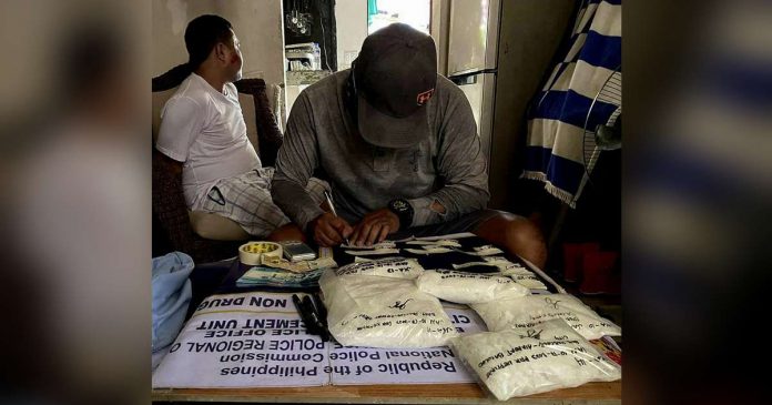 drugs_superimposed Over P20 million worth of shabu was recovered in Barangay Singcang Airport, Bacolod City on Oct. 17. The Police Regional Office 6 seized total of P274 million worth of illegal drugs as of October this year. BACOLOD CITY POLICE OFFICE PHOTO