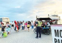 The Iloilo Police Provincial Office says port security must be strengthened to stop the entry of illegal drugs into the province. Photo shows passengers of a roll-on/roll-off vessel from Bacolod City arriving at seaport in Barangay Sapao, Dumangas, Iloilo. PHILIPPINE DRUG ENFORCEMENT AGENCY 6 PHOTO