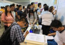 92% JOB PLACEMENT RATE: Thousands of Ilonggos find work as city intensifies job matching, support programs Ilonggo jobseekers apply for work at the Job and Migrants Fair in Casa Real de Iloilo in this file photo. PN PHOTO