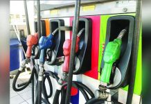 Oil firms roll back fuel prices by up to P1.10 per liter effective today, Nov. 7. VISOR.PH/VERNON B. SARNE PHOTO