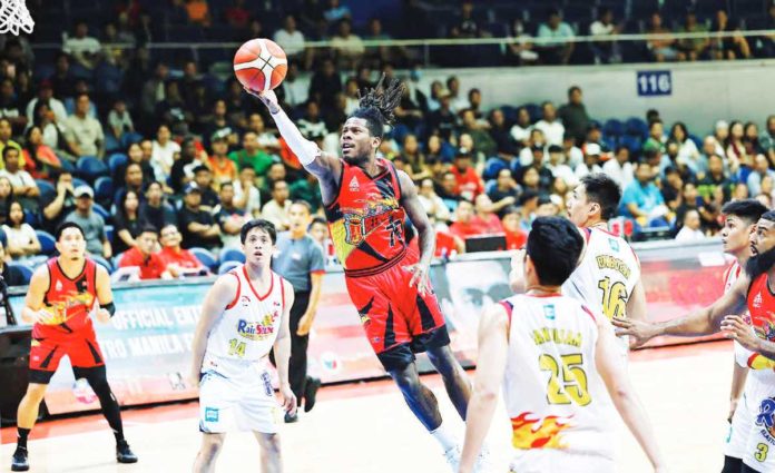 sports_PBA_resized San Miguel Beermen’s Jaymar Perez stretches for a layup. PBA PHOTO