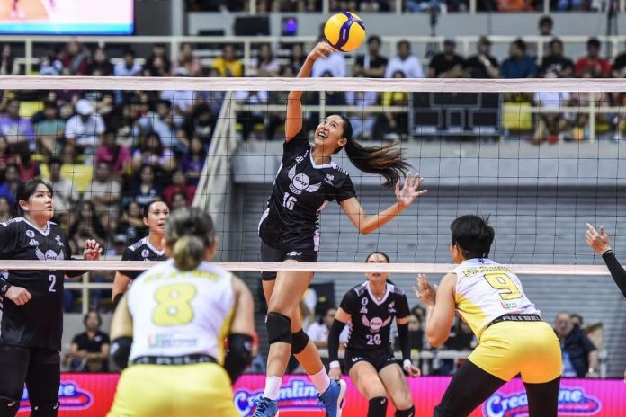 sports_PVL_resized Petro Gazz Angels’ Ranya Musa drops the ball against the defense of F2 Logistics Cargo Movers. PVL PHOTO