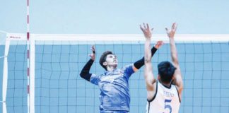 Iloilo D’Navigators’ Kyle Villamor motions for an attack against Ateneo de Manila University Blue Eagles’ Kennedy Batas. PHOTO COURTESY OF SPIKER’S TURF