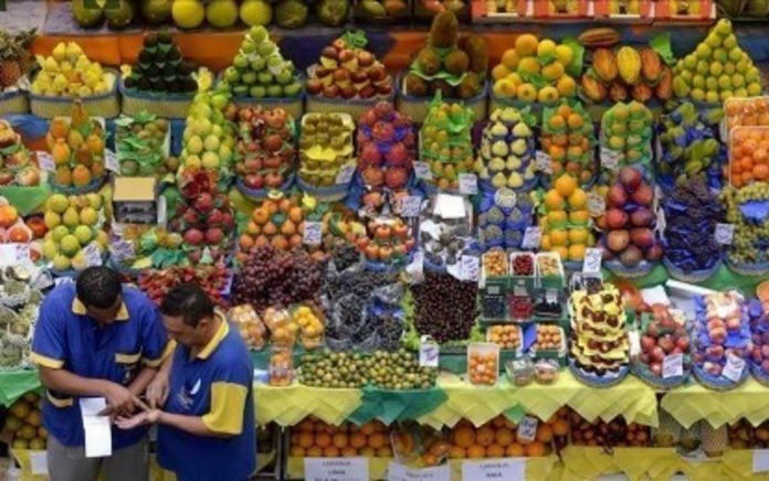 world_food_prices_resized Global prices of food dropped in October this year, according to the United Nation’s Food and Agriculture Organization. The slight decline is attributed to lower price indices for sugar, cereals, vegetable oils, and meat. ANADOLU PHOTO