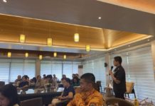 Police Lieutenant Colonel Ariel Pico holds a lecture on Republic Act 7183 during the multi-sectoral meeting for the 2023 "Iwas Paputok" Campaign in Capiz. PIA PHOTO