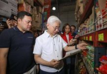 DTI asks retailers to adhere to ‘noche buena’ price guide Department of Trade and Industry (DTI) secretary Alfredo Pascual (right), Sen. Mark Villar (left), and DTI assistant secretary Amanda Nograles conduct a price and supply monitoring of noche buena items at a supermarket in Divisoria, Manila on Nov. 29, 2023. The DTI on Tuesday, Dec. 12, called on retailers to adhere to the price guide on noche buena items after it received reports of prices higher than those set by manufacturers. PNA PHOTO BY YANCY LIM