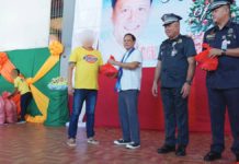 Over 1,000 PDLs receive gift packs A ceremonial distribution of gift packs to representatives of the different dormitories inside the Iloilo District Jail in Barangay Nanga, Pototan town was held on Dec. 23. BALITA HALIN SA KAPITOLYO