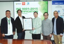 Philippine Health Insurance Corporation president and CEO Emmanuel R. Ledesma Jr. (middle) receives the ISO 9001:2015 Certification from SOCOTEC Philippines Inc. Operations Director Gilmore Rivera during simple rites on Dec. 4, 2023 in Pasig City. Ledesma is joined by (L-R) Acting Vice President for PRO III and Concurrent Senior Manager for Organization and Systems Development Office Henry V. Almanon, Senior Vice President for Legal Atty. Jose Mari F. Tolentino, and Vice President for Arbitration Atty. Jay R. Villegas.