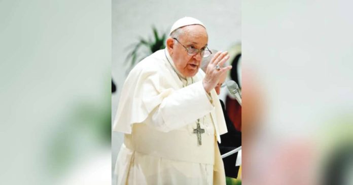 Pope Francis.JPG_superimposed A Catholic priest in Cologne, Germany blesses a same-sex couple, in this photo taken three months before Pope Francis allows that priests can dispense such. MARTIN MEISSNER/ASSOCIATED PRESS PHOTO