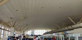 Passengers get ready to board the aircraft at the Iloilo Airport in Cabatuan, Iloilo. PN PHOTO