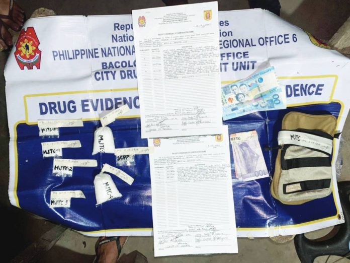 birada_semana_copy_resized The Police Regional Office 6 seized 7,202 grams of suspected shabu from Dec. 11 to 17. Photo shows a police operation in Bacolod City on Dec. 15 where the City Drug Enforcement Unit seized P1.57 million worth of suspected shabu. PRO-6 PHOTO