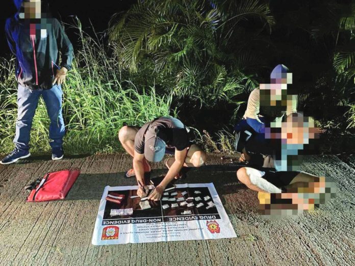 capiz_pic_resized A high-value suspect yields P578,600 worth of suspected shabu in a buy-bust operation in Barangay Bago Chiquito, Panay, Capiz on Tuesday, Dec. 19. PRO-6 PHOTO