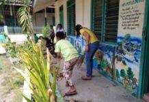 Iloilo City logs over 900 dengue cases Parents and teachers in a public school in Iloilo clean the school surroundings to destroy the breeding grounds of mosquitoes in this file photo. PHOTO COURTESY OF DOLLYN MONTA FABILLO