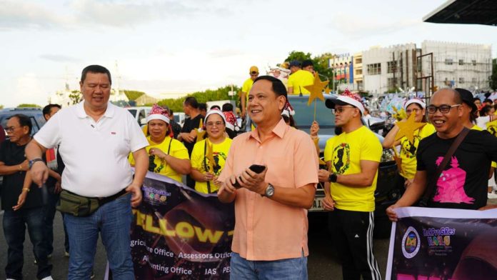 defensor_resized Gov. Arthur Defensor Jr. eyes more improvements in the agriculture sector through improving the rice production of farmers and implementing a barangay-based tourism program in Iloilo province next year. BALITA HALIN SA KAPITOLYO FB PHOTO