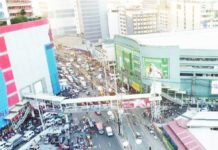 The six-storey Dragon8 Mall (as seen in this photo taken over the weekend) is located in the prime corner location of Recto Avenue and Dagupan streets, at the heart and busiest main center of Divisoria, Manila.