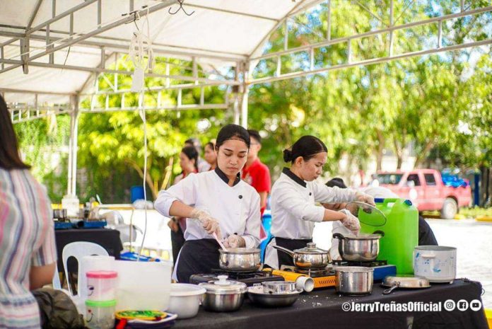 fiestakucha_1_resized FiestaKucha: Philippine Regional Creative Festivals showcases the culinary creativity of the Ilonggos. Photo shows the Hiligaynon culinary competition and cuisine showcase at the Molo Mansion in Molo, Iloilo City on Monday, Dec. 11. JERRY TREÑAS FB PHOTO