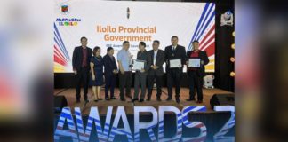 Gov. Arthur Defensor Jr. (5th from left) receives Iloilo province’s Energy Efficiency Excellence Award from the Department of Energy during the awarding ceremony at Hilton Manila in Pasay City on Tuesday, Dec. 19.