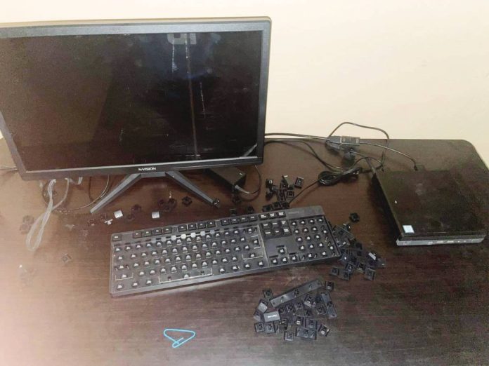 ransacked_1_resized Burglars left computers, keyboards and system units either damaged or destroyed inside the office of the Sangguniang Kabataan of Barangay Bulad, Isabela, Negros Occidental. SANGGUNIANG KABATAAN – BRGY. BALUD FB PHOTOS