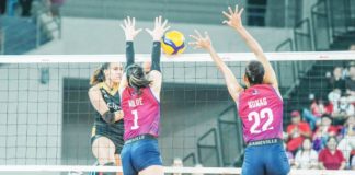 Guimarasnon Jovelyn Gonzaga of Cignal HD Spikers scores against the defense of Choco Mucho Flying Titans’ Isa Molde and Cherry Nunag. PVL PHOTO