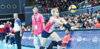 Creamline Cool Smashers’ Diana Carlos attempts to save the ball from going out. PVL PHOTO