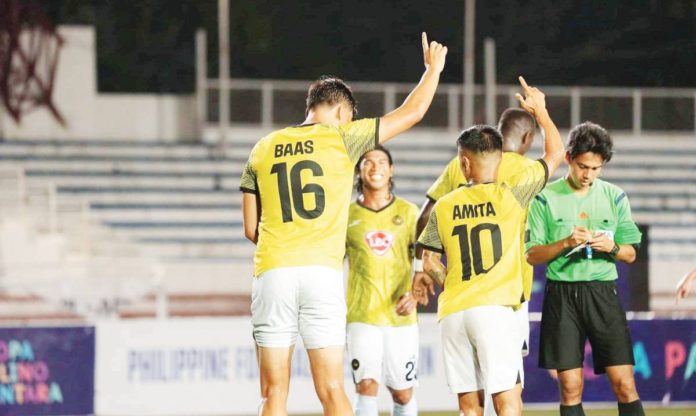 sports_kaya_resized Mikel Justin Baas gestures after delivering the Copa Paulino Alcantara championship-clinching penalty for Kaya Futbol Club-Iloilo against Davao Aguilas-UMAK FC. PHOTO COURTESY OF KAYA-ILOILO