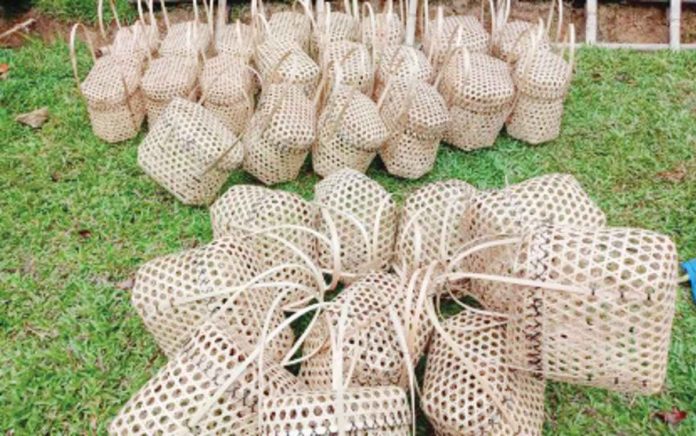 Antique_bamboo_resized WEAVING CENTER. Basket produced by members of the Ramon Magsaysay Bamboo Crafters Association in San Remigio, Antique in this photo taken on Monday. The Provincial Board passed a resolution requesting P2.5 million in assistance from the Office of Governor to build a weaving center. IRELE MAHIMPIT PHOTO VIA PNA