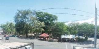 Photo of the Bacolod City Public Plaza taken yesterday afternoon, Jan. 8. The city government will no longer allow commercial acitivities in the area. MAE SINGUAY/PN
