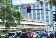 The new traffic signal lights along the North Capitol Road in Bacolod City during its test operation in the first week of January 2024. Traffic lights equipped with radar sensor technology are to be fully operational in the initial three main intersections of the city this week. CONTRIBUTED PHOTO COURTESY OF PNA