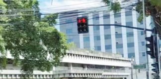 The new traffic signal lights along the North Capitol Road in Bacolod City during its test operation in the first week of January 2024. Traffic lights equipped with radar sensor technology are to be fully operational in the initial three main intersections of the city this week. CONTRIBUTED PHOTO COURTESY OF PNA