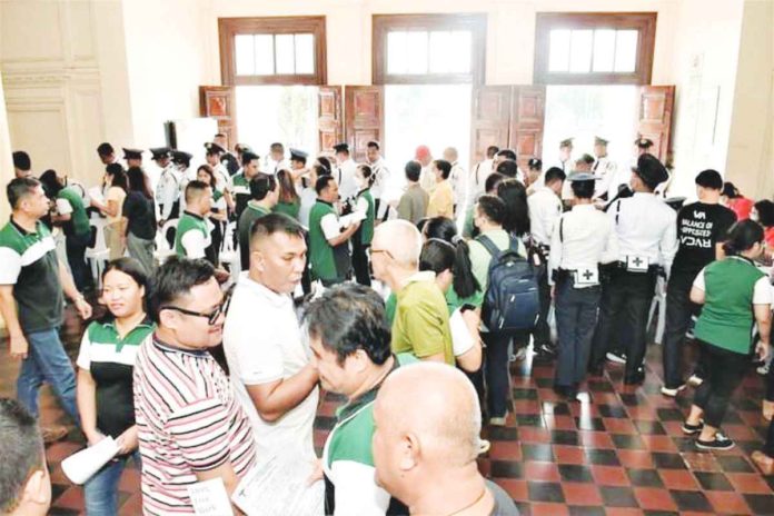 capitol_pic_resized The Progressive Alliance of Capitol Employees in Negros Occidental appealed to Gov. Eugenio Jose Lacson to release the Performance-Based Bonus of capitol employees. NEGROS OCCIDENTAL CAPITOL PIO PHOTO