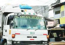 A vehicle of Bacolod City’s current sanitary services provider collects, hauls, and disposes of garbage. PNA FILE PHOTO