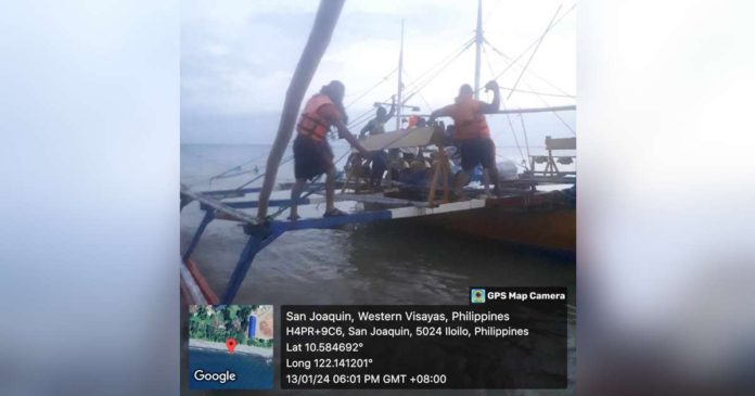 fishermen_1_superimposed_resized Local maritime security personnel responded to a distressed fishing vessel in the waters of San Joaquin, Iloilo. Seven fishermen were rescued. PCG-6 PHOTO