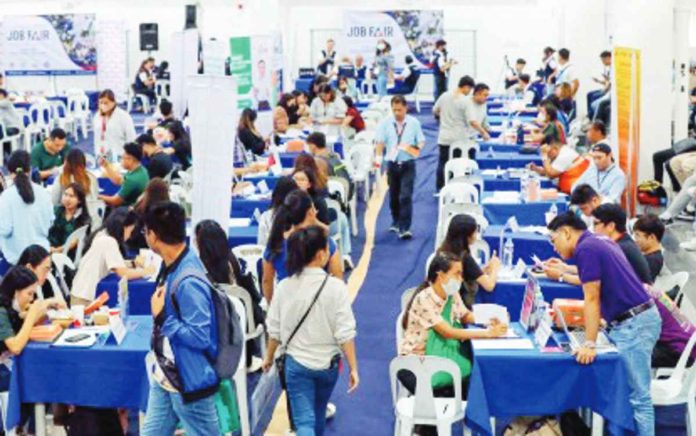 The Philippine Statistics Authority (PSA) says on Tuesday, Jan. 9, that the number of jobless Filipinos went down to 1.83 million in November last year. The PSA said the unemployment rate during the month was at 3.6%, the lowest since April 2005. PNA FILE PHOTO