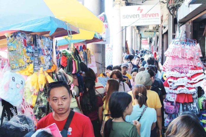 The Provincial Health Office of Negros Occidental asked the public to wear facemasks and to immediately consult a doctor if afflicted with the flu-like symptoms following an increase in flu-like illnesses in the province last December 2023. PN FILE PHOTO