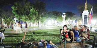 Due to the prolonged blackout, residents seeking cooler environments flock to Jaro Plaza in Jaro, Iloilo City on Wednesday night, Jan. 3. ILOILO CITY MAYOR’S OFFICE PHOTO