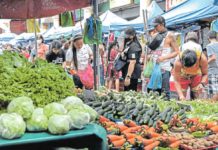 Food prices seen to ‘moderate’ in coming months Consumers buy fruits and vegetables at a market in Quiapo, Manila. These food staples have become more expensive, increasing the country’s inflation. RICHARD A. REYES