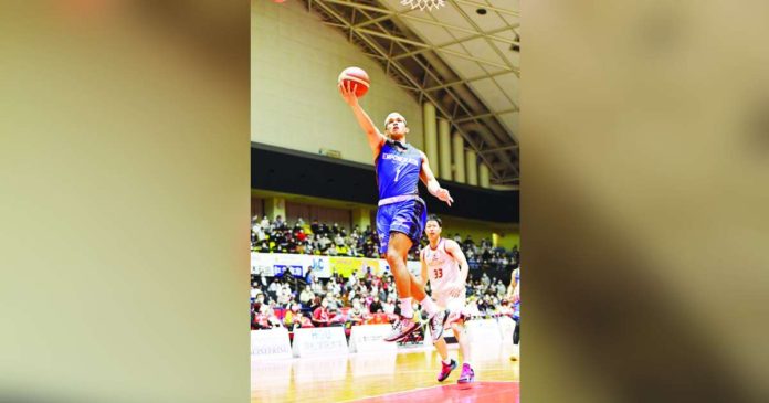 sports ilonggo_superimposed Ferdinand “Thirdy” Ravena III finished with career-highs of 13 rebounds and 12 assists to go with nine points as the NeoPhoenix stayed on top in the standings with 25-4 record. PHOTO COURTESY OF SAN-EN NEOPHOENIX