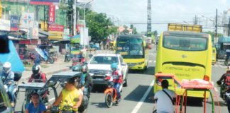 Tricycles are plying along Araneta Street in Barangay Sum-ag, Bacolod City. MAE SINGUAY/PN