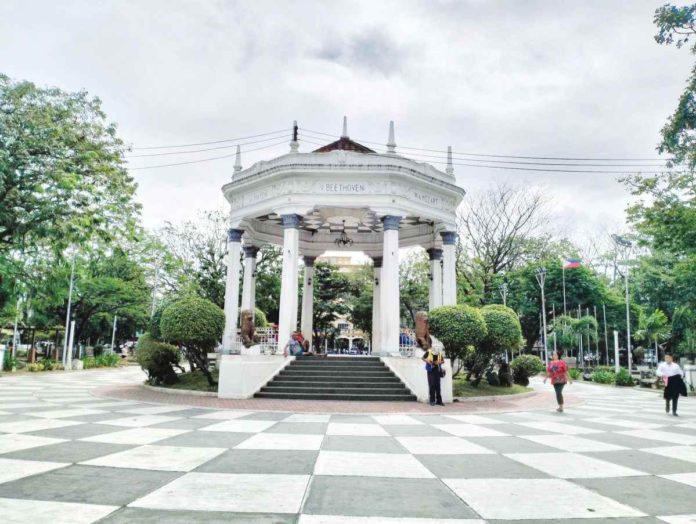 Bacolod_plaza_resized Dry goods vendors are prohibited from conducting business at Bacolod Public Plaza. The city government is yet to decide whether it would exempt the fund-raising activity of the Diocese of Bacolod, which owns a part of the plaza. JEN BAYLON/PN