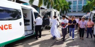 Gov. Arthur Defensor Jr., Provincial Administrator Raul Banias and Hospital Management Office chief Dr. Paz Calopiz lead the turnover of the six new ambulances to six district hospitals in Iloilo at the provincial capitol grounds on Monday morning, Feb. 19. BALITA HALIN SA KAPITOLYO FACEBOOK PHOTO