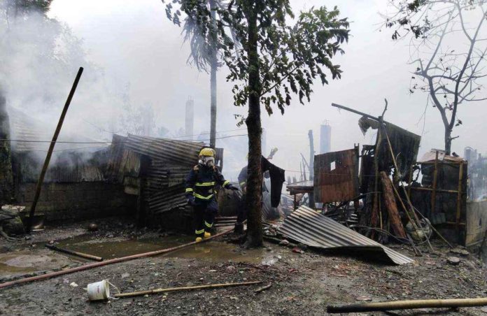 fire_Pontevedra_(1)_resized Three houses were reduced to ashes following a fire in Pontevedra, Capiz on Tuesday morning, Feb. 13. PONTEVEDRA FIRE STATION PHOTO