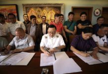 Firm to begin P16-B ‘podcar’ transport study  Iloilo City’s Mayor Jerry Treñas signs the Memorandum of Understanding with Futran Philippines president Jose Christopher Fornier for the conduct of the P16-billion feasibility study for the project dubbed as "Green People Mover". Vice Mayor Ganzon, City Councilor Sedfrey Cabaluna and other city councilors also attended the signing of agreement. ILOILO CITY MAYOR'S OFFICE PHOTO