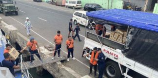 The Office of Civil Defense Region 6 sent essential supplies to families displaced in CARAGA due to recent adverse weather conditions. The Philippine Coast Guard’s BRP Cape San Agustin transported the supplies which included bottled water, hygiene kits, family packs, shelter repair kits, and blankets. OCD-6 PHOTO