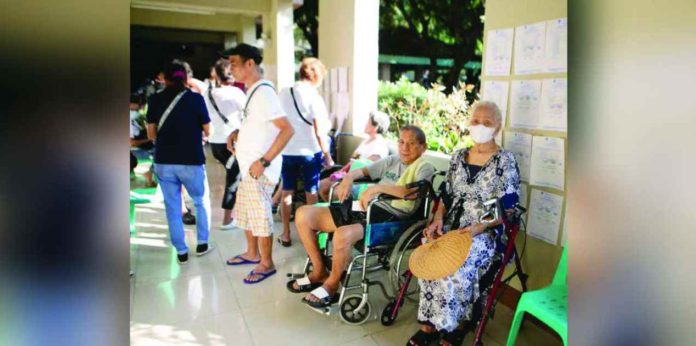 senior-PWD discount.JPG_superimposed The Department of Trade and Industry could grant additional discounts for the elderly and persons with disability by March, which are currently capped at P260 per month. GIGIE CRUZ/ABS-CBN NEWS PHOTO