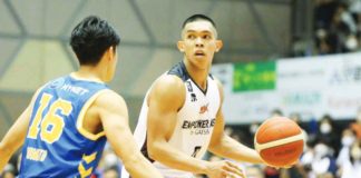 Tallying 15 points, Ferdinand “Thirdy” Ravena III helped San-en NeoPhoenix win their Saturday game against Shimane Susanoo Magic in the Japan B.League Division 1. PHOTO COURTESY OF SAN-EN NEOPHOENIX