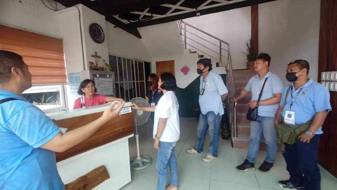 As Valentine’s Day nears, the Iloilo City’s Task Force on Moral Values Formation (TFMVF) reiterated the existence of City Ordinance ‎No. 2015-447, which specifically prohibits establishments from accepting minors to shield youngsters from sexual predators. TFMVF personnel has also been conducting random inspections of several motels, KTV bars, disco pubs, dance halls, nightclubs, and entertainment houses in the city. TFMVF PHOTO