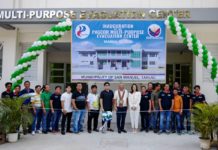 TWO PAGCOR MULTI-PURPOSE FACILITIES INAUGURATED IN TARLAC PAGCOR Chairman and CEO Alejandro H. Tengco (11th from left) and Mayor Doña Cresencia Tesoro of San Manuel, Tarlac (12th from left) together with other town officials lead the inauguration of the multi-purpose facility on March 18.