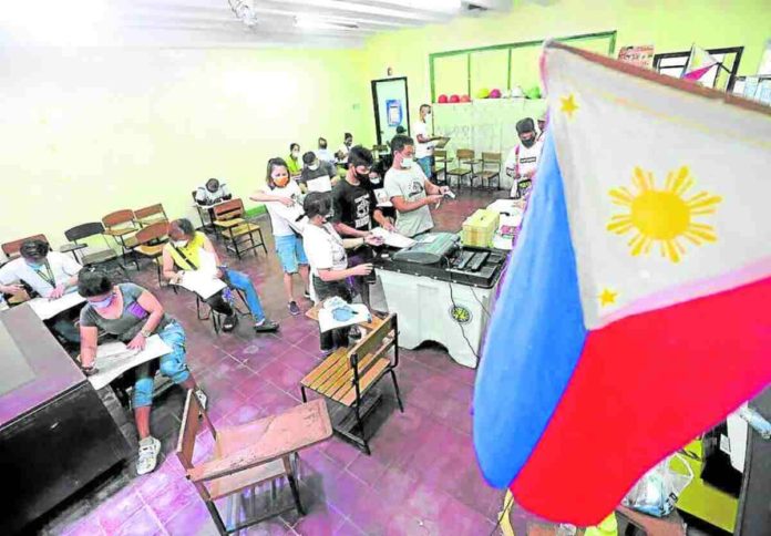 SC_resized Lawmakers have been trying to introduce an anti-political dynasty bill as early as the 8th Congress in 1987. But should these efforts finally succeed, voters must also learn to be more discerning about the people they put in power. INQUIRER FILE PHOTO