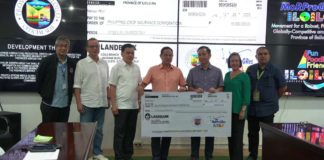 Gov. Arthur Defensor Jr. (4th from left) turned over a check worth P15 million to Philippine Crop Insurance Corporation (PCIC) president, Atty. Jovy Bernabe, as initial funding for the Sustainable Insurance from the Government for Upscaling and Revitalizing the Agri-fisheries Developments and Opportunities program. Photo also shows (from left) Provincial Agriculture Office head Dr. Ildefonso Toledo, Provincial Administrator Raul Banias, Office of Civil Defense Region 6 director Raul Fernandez, PCIC-6 Regional Manager Eva Ulie Laud, and Gareth Bayate of the Department of Agriculture Region 6. BALITA HALIN SA KAPITOLYO FACEBOOK PHOTO